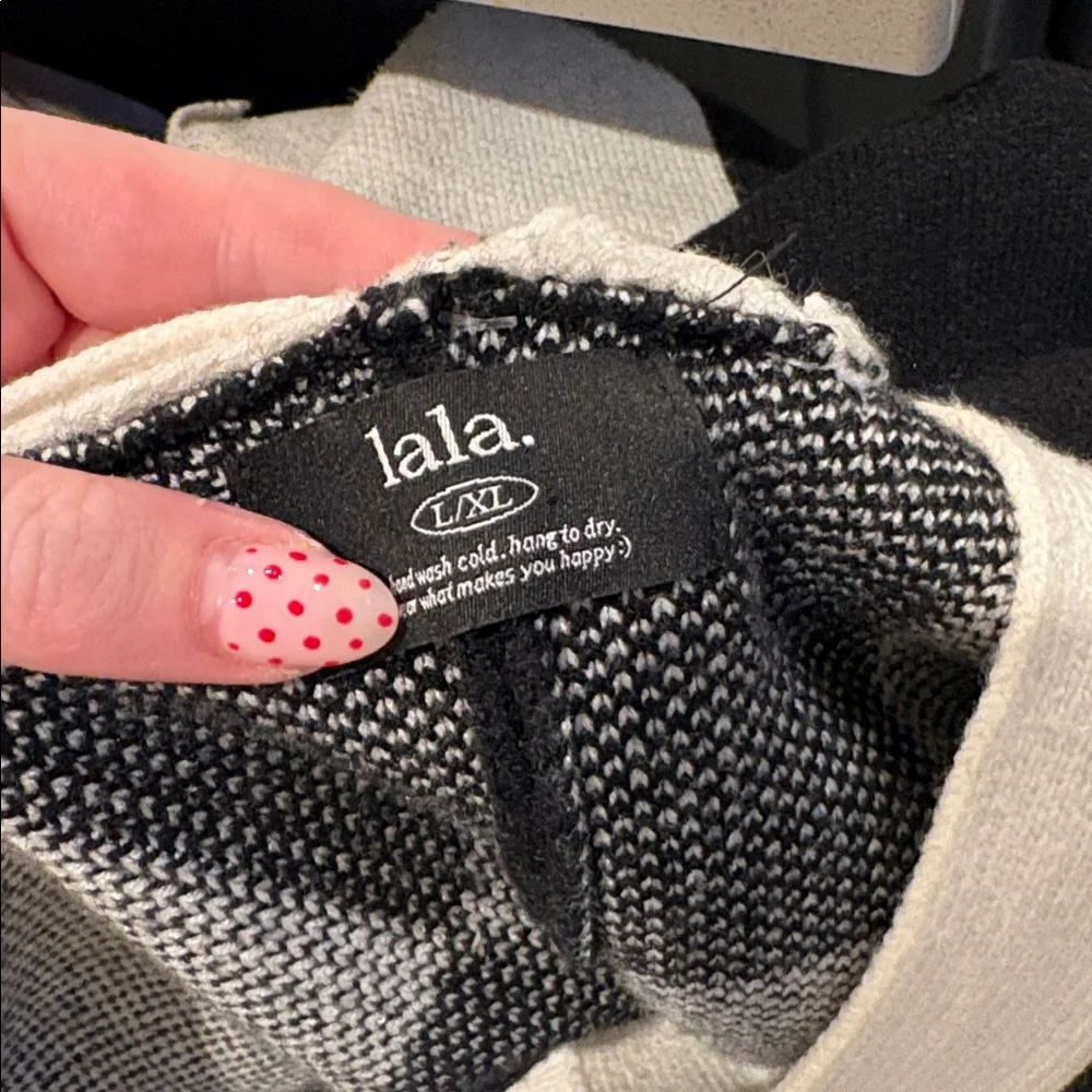 Dressed in LALA Love You Oversized Checkerboard Cardigan Black White Size L/XL - Picture 3 of 3